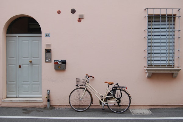 Wohnungseingang mit Velo